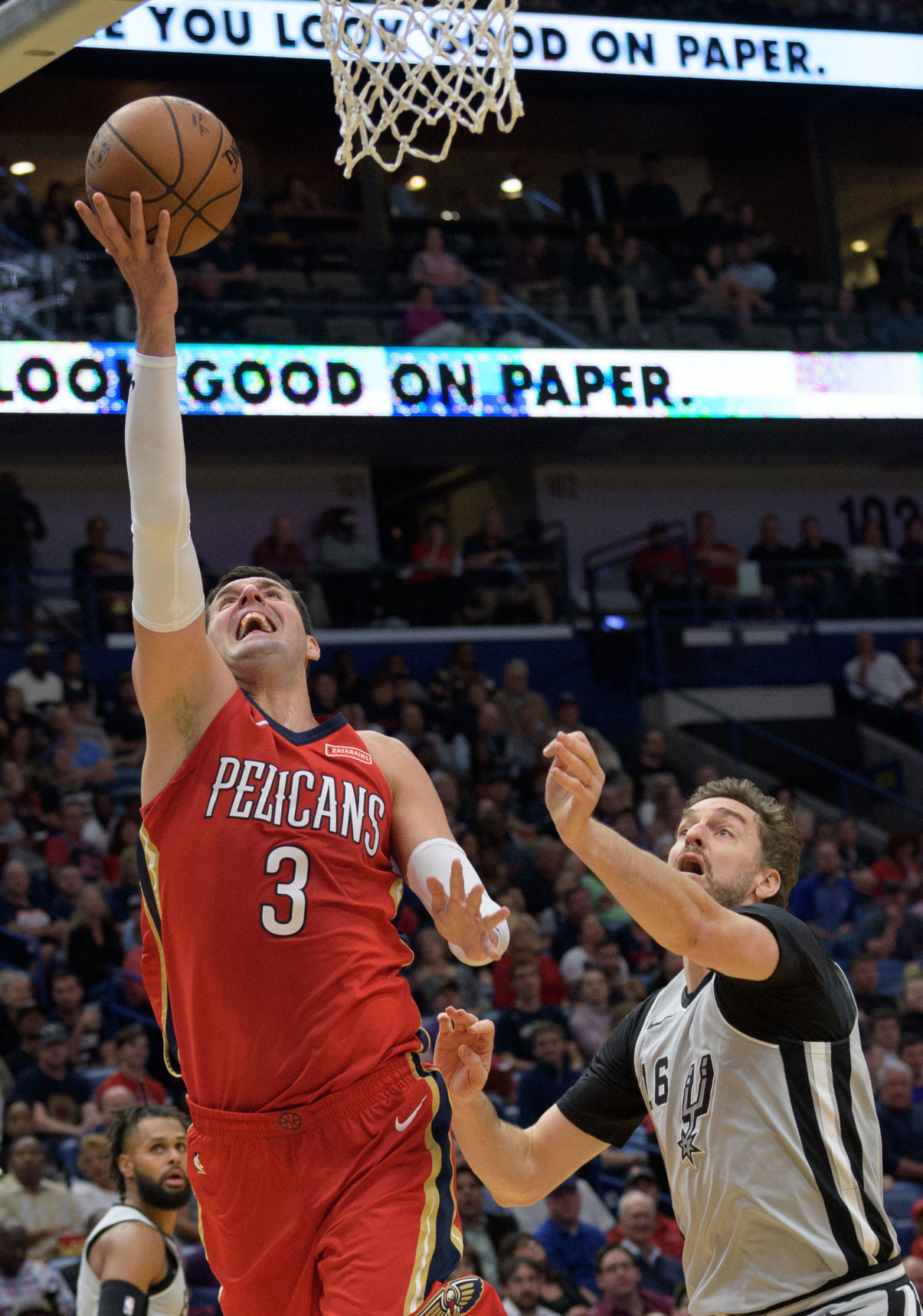 no.pelicansspurs.041218.015